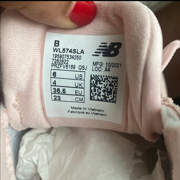 New Balance Women Sneakers - Picture 10 of 10